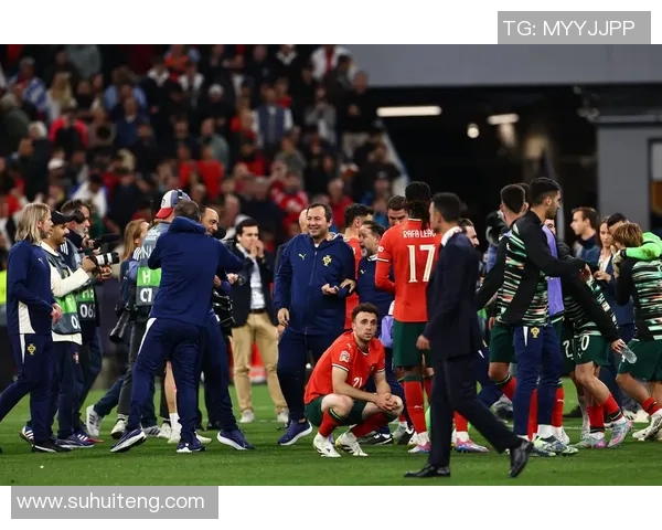 德乙焦点战科隆主场迎战德累斯顿双方争夺关键三分